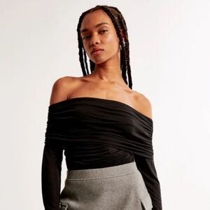 NEW WITH TAGS Abercrombie & Fitch Black Off-The-Shoulder Top